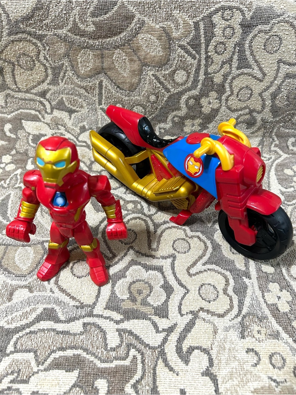 Super Hero Adventures Iron Man Figure and Motorcycle. Playskool Marvel
